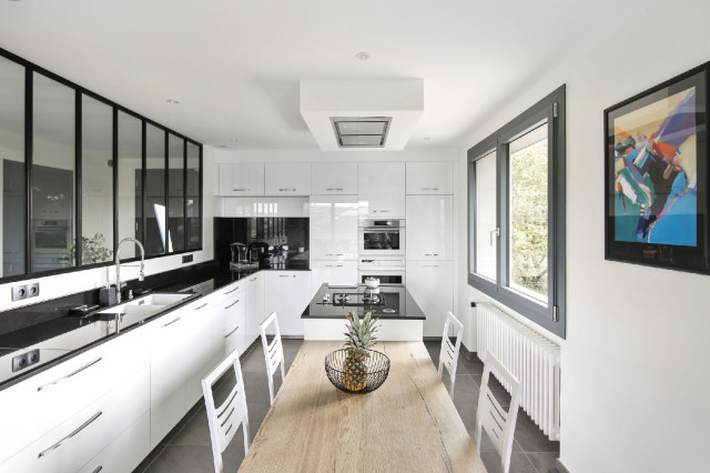 Plan de travail en pierre naturelle contemporary-kitchen