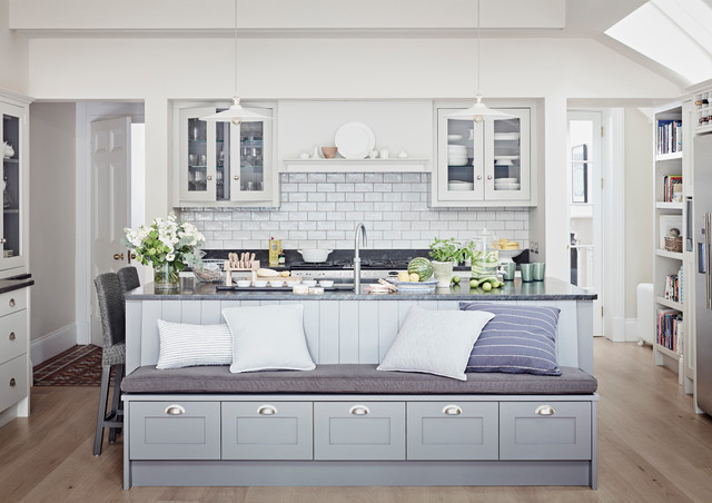 Best Kitchen Island Seating Ideas, Small Kitchen Island With Banquette Seating And Storage