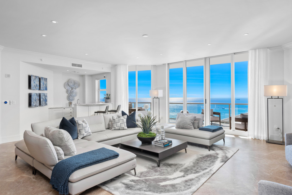 Home design - transitional home design idea in Miami