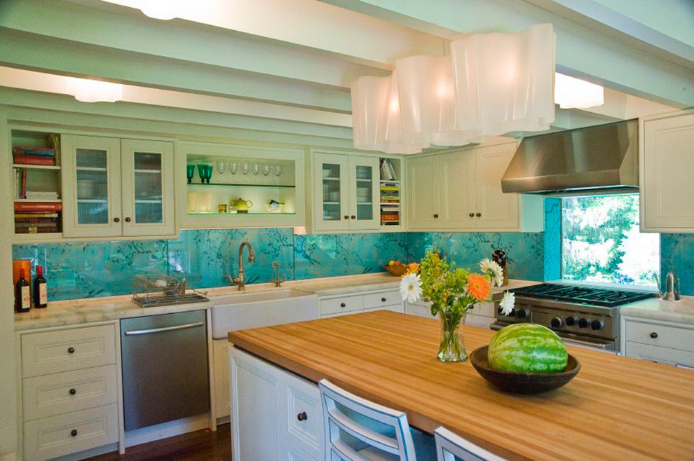 Kitchen - kitchen idea in Boston
