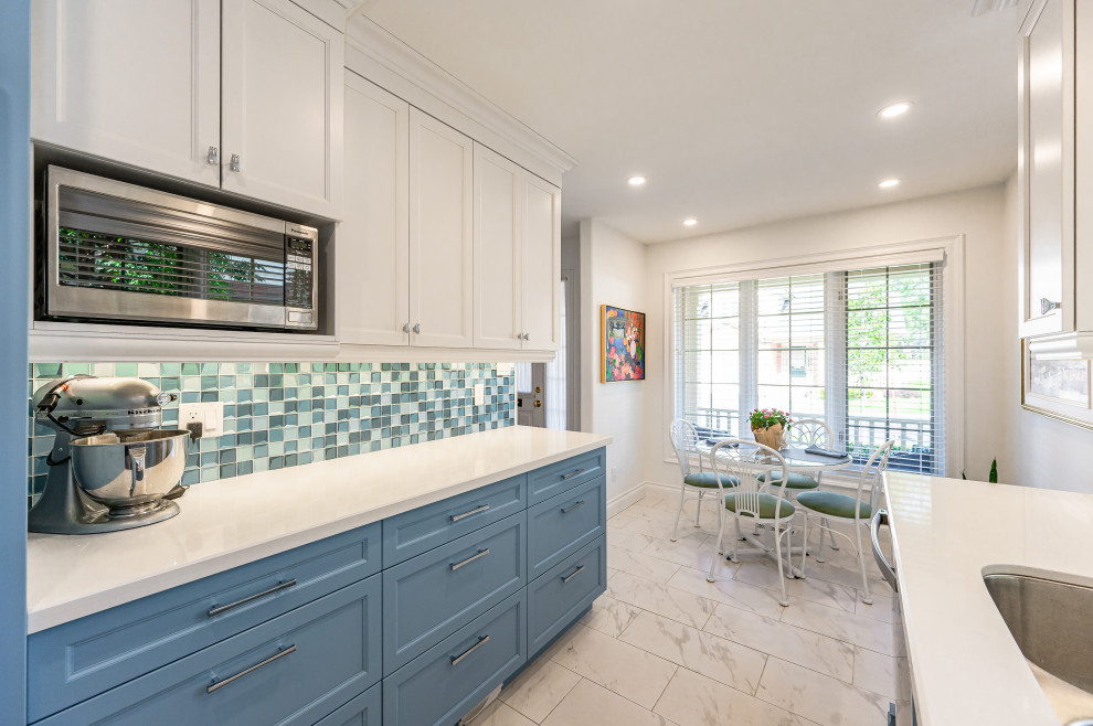 Kitchen - transitional kitchen idea