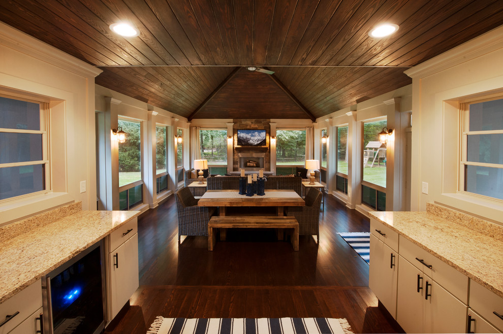 Inspiration for a rustic porch remodel in Indianapolis