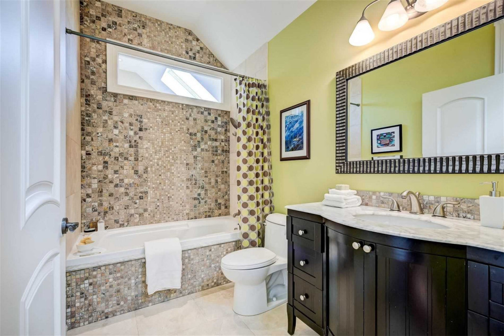Inspiration for a transitional home design remodel in Toronto