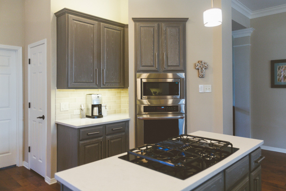 Example of a transitional kitchen design in Austin