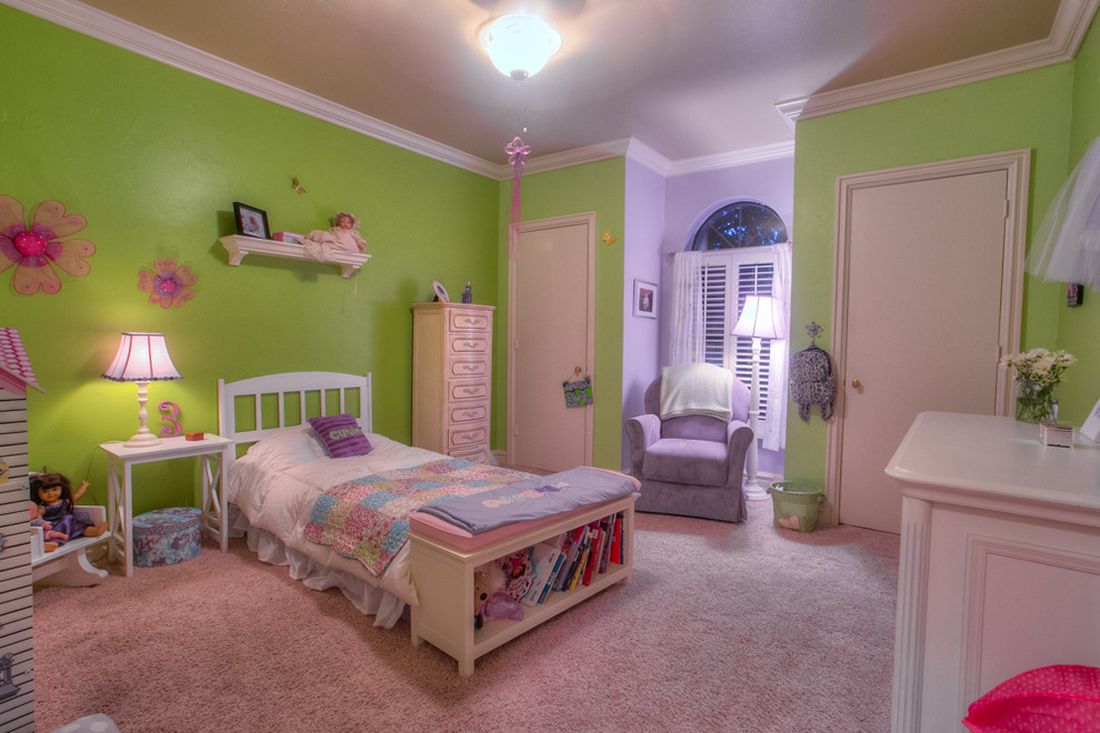 This is an example of a traditional kids' room in Oklahoma City.