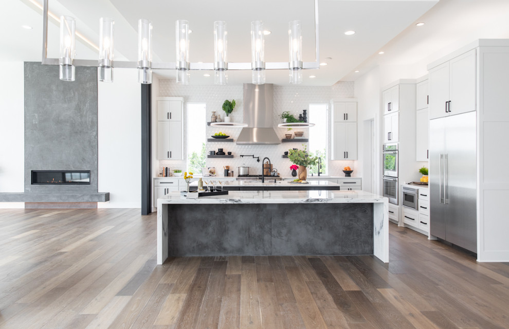 Kitchen - transitional kitchen idea in Austin