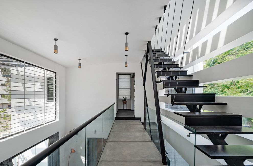 Design ideas for a modern staircase in Bengaluru.