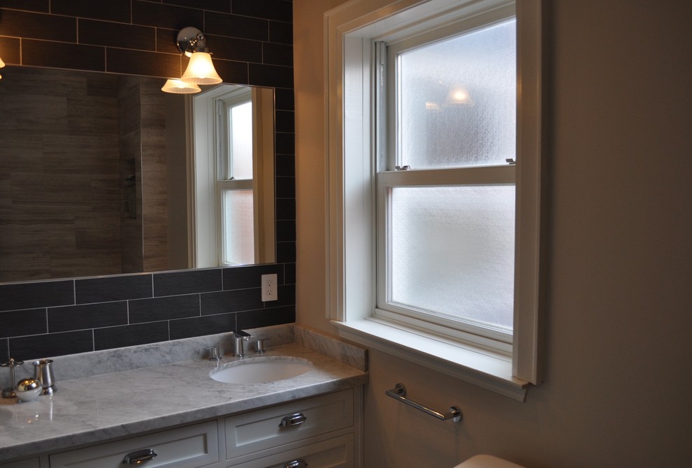 Inspiration for a rustic home design remodel in Toronto