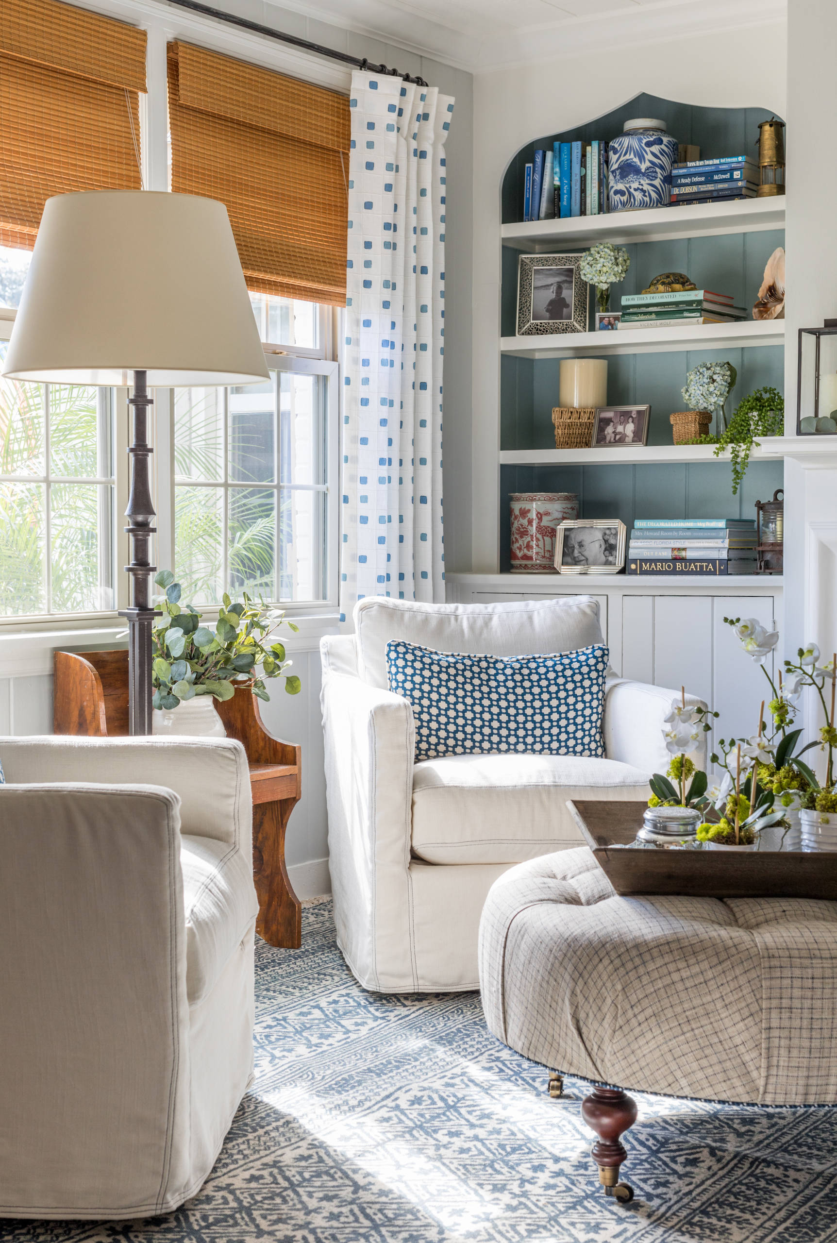 75 Farmhouse Living Room Ideas You'll Love - January, 2026 | Houzz, image size:1724x2560