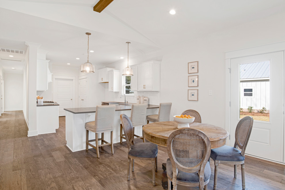 Dining room - transitional dining room idea