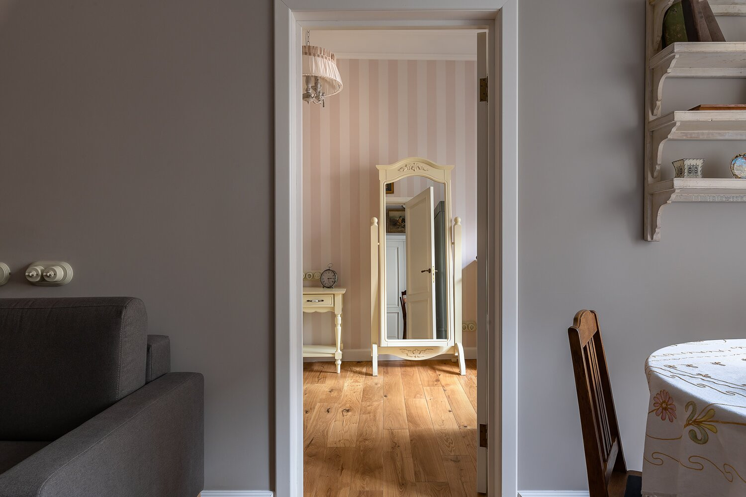 ...И под аркой на Галерной наши тени навсегда...