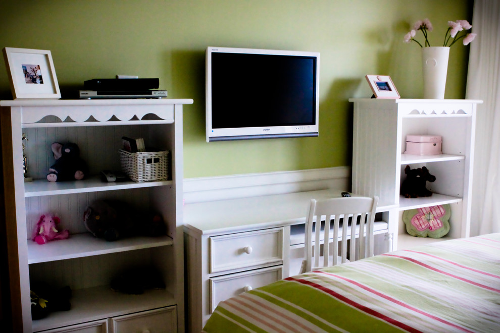 This is an example of a contemporary kids' room in Miami.