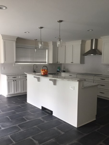 Inspiration for a transitional kitchen remodel in Bridgeport