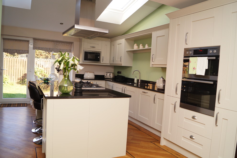 Classic kitchen in Other.