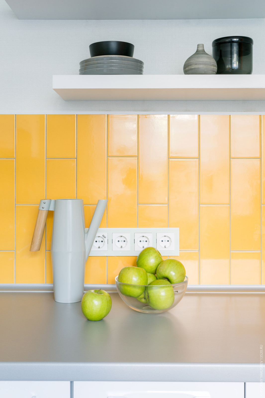 Multicolored apartment in Zhulebino, Moscow