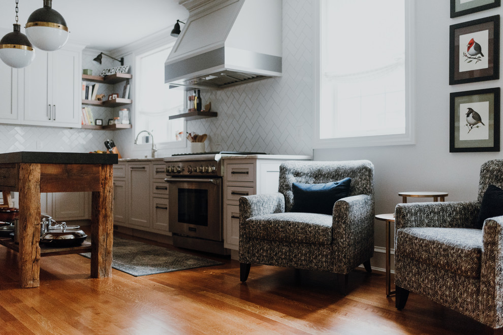 Inspiration for a transitional kitchen remodel in Cleveland