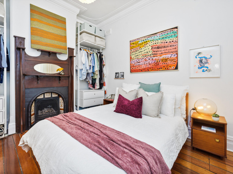 Design ideas for an eclectic bedroom in Perth.