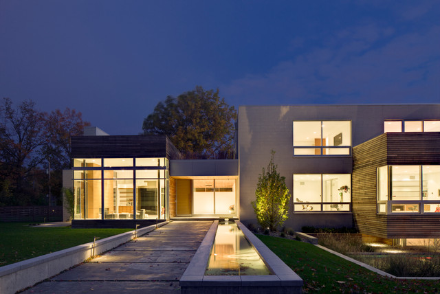 Shaker Heights Front Rill modern-fasad