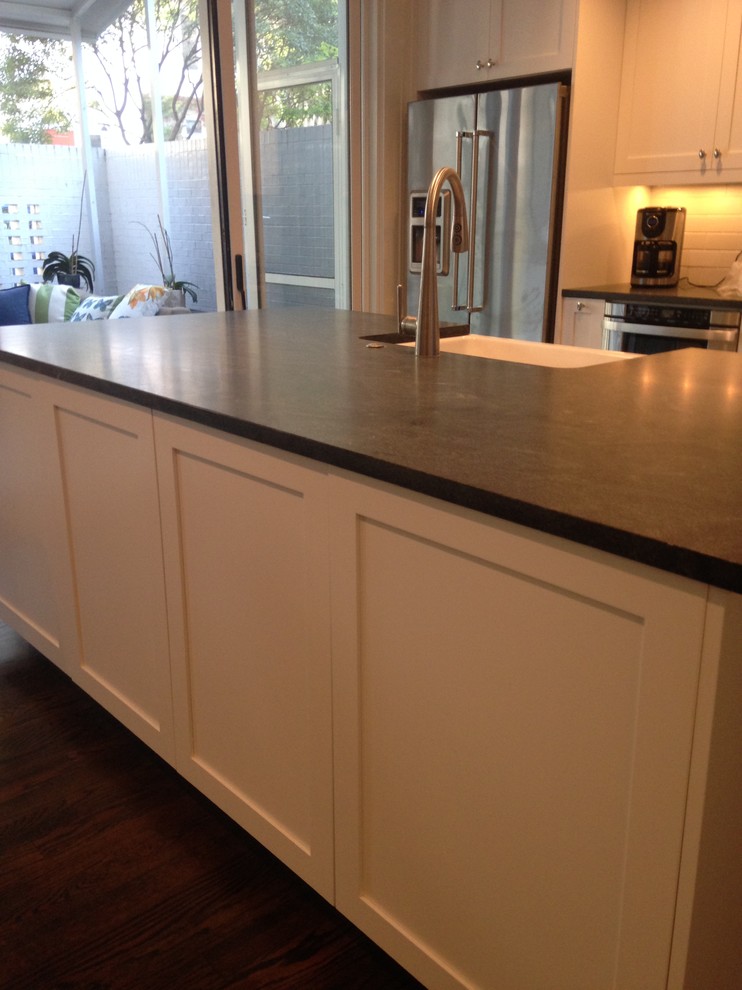 Example of a transitional kitchen design in Atlanta