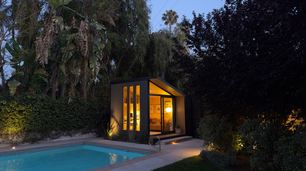 Example of a small minimalist detached studio / workshop shed design in Los Angeles