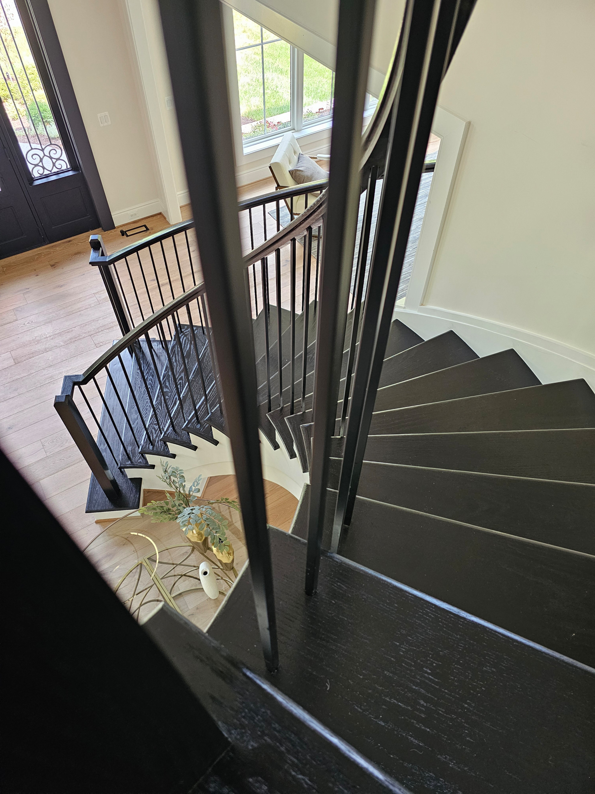 Elegant Curve Elevates Modern Design, Mclean, VA 22101