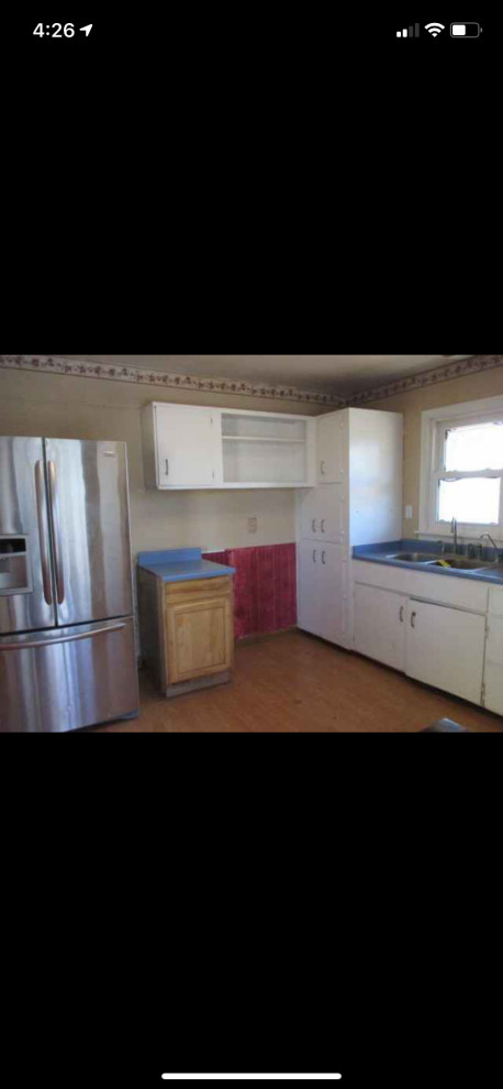 Example of a transitional home design design in Chicago
