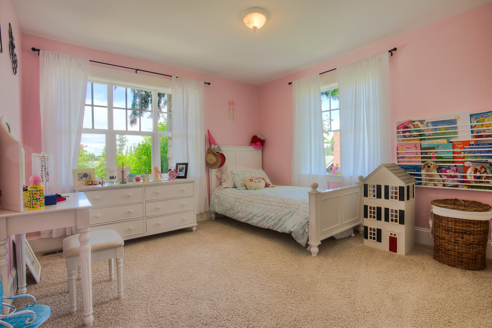 Inspiration for a mid-sized bedroom in Seattle with pink walls, carpet and no fireplace.