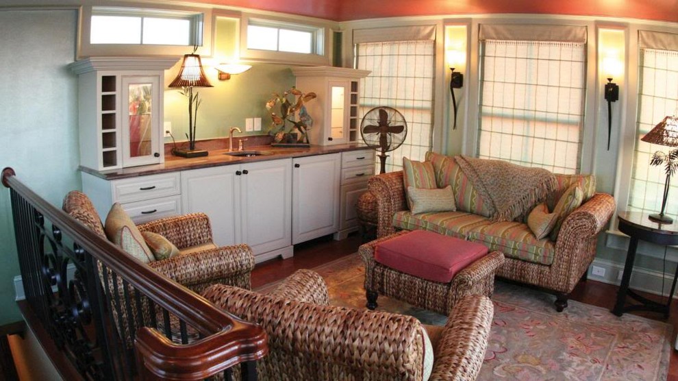 Design ideas for a traditional living room in Charleston.