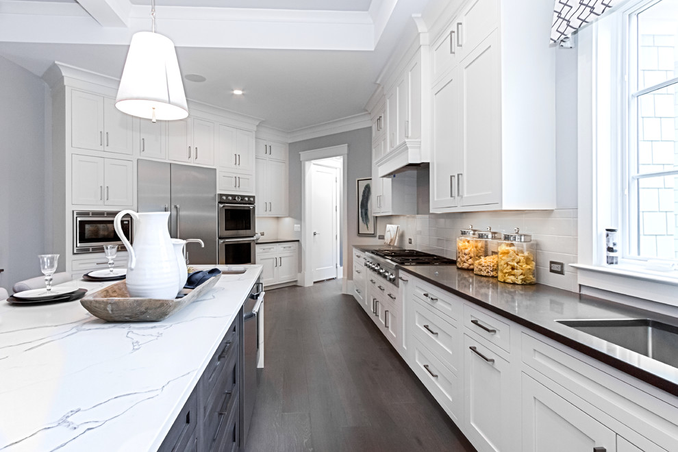 Example of a transitional kitchen design in DC Metro