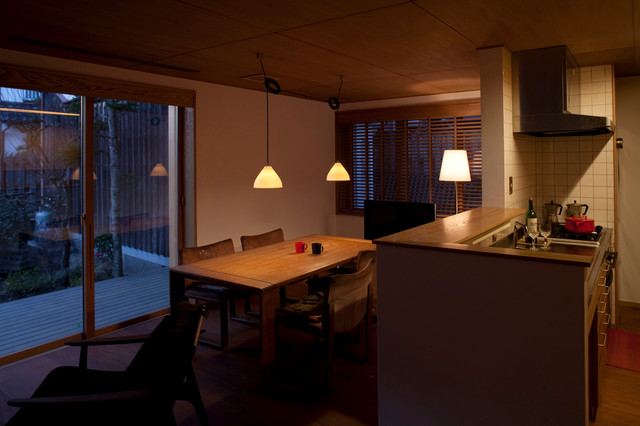 正直な改造 mid-century-esszimmer