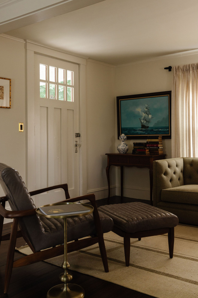 Transitional home design photo in Boston