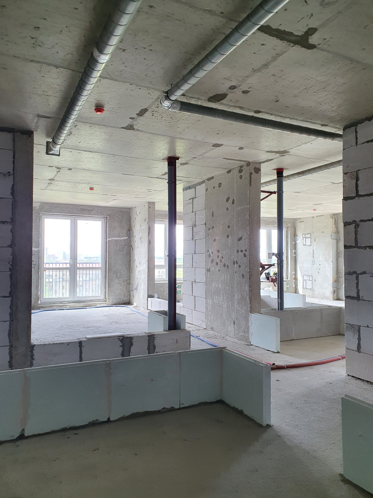 Трехкомнатная квартира 98 кв.м. в ЖК "Западный порт"