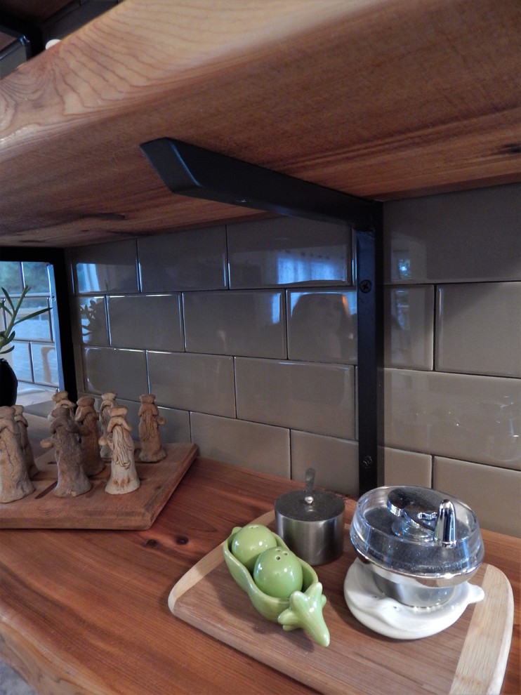 Home design - transitional home design idea in Seattle