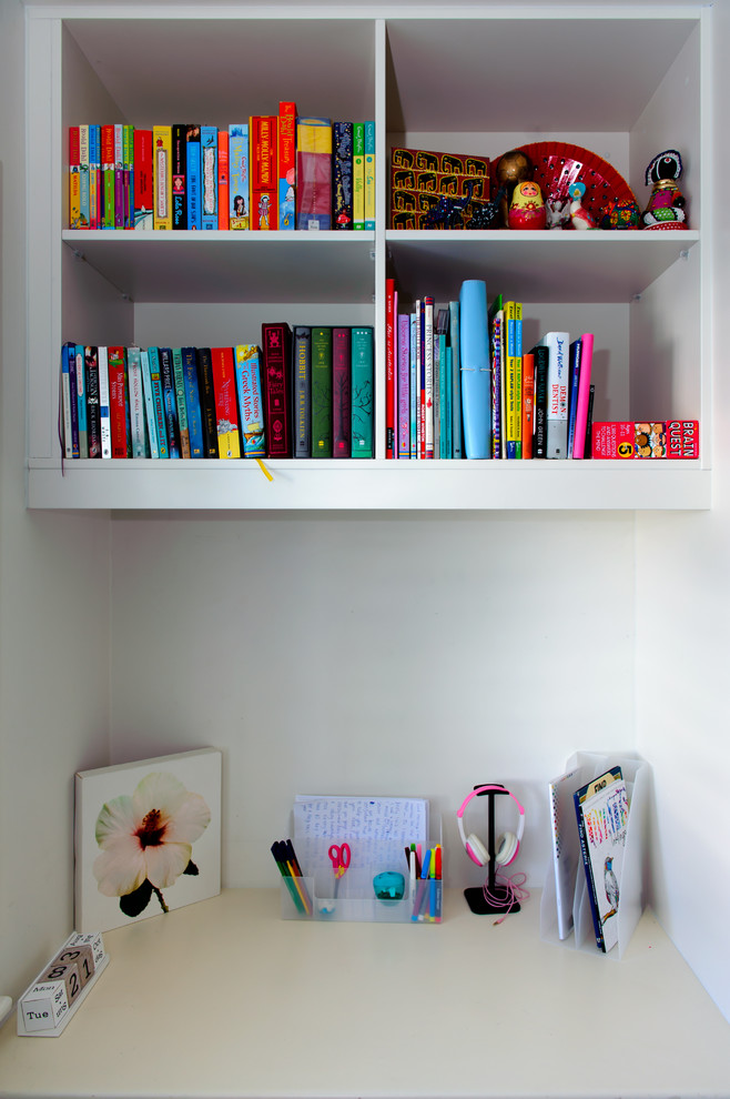 Transitional kids' room in Sydney.