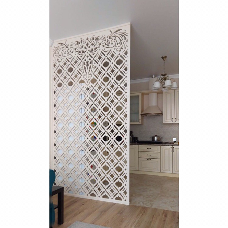 Зонирование резными перегородками