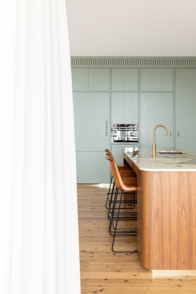 Inspiration for a midcentury kitchen in London.
