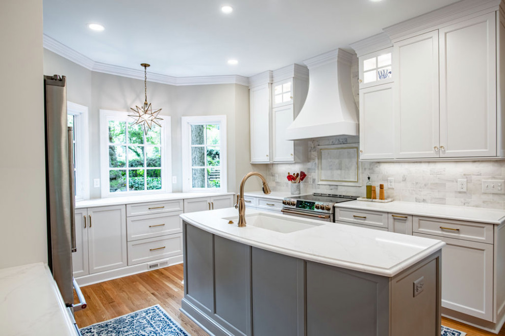 Kitchen - transitional kitchen idea