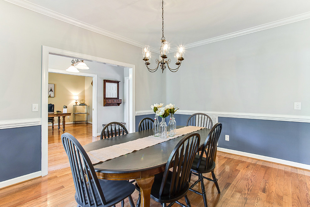 Dining room - dining room idea in Raleigh