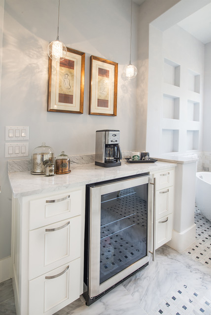 Upload of the Day: A Mini Fridge in the Master Bathroom? Yes, Please!