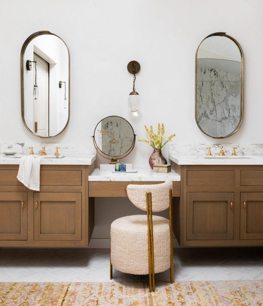 Design ideas for a classic bathroom in Los Angeles.