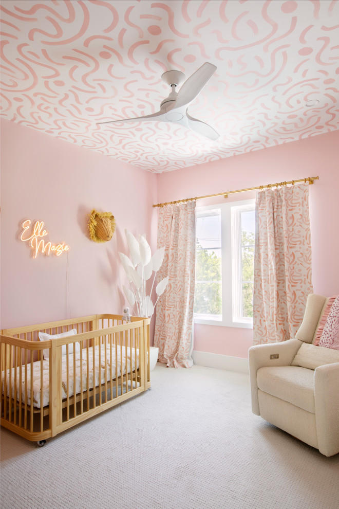 Modernes Babyzimmer in Charleston