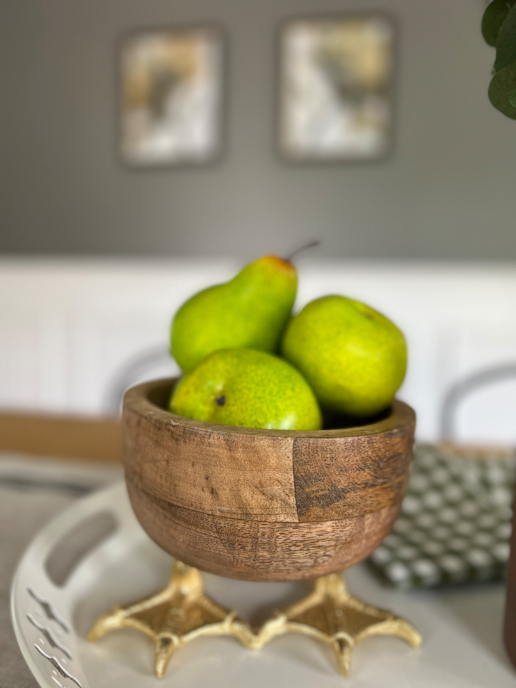 Transitional home design photo in Boston