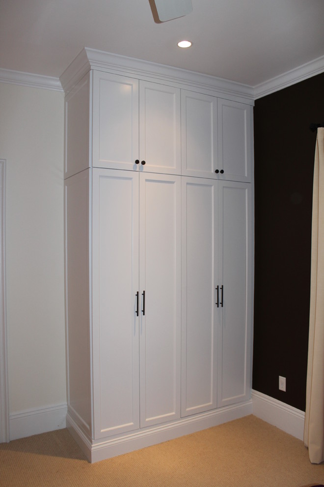 Design ideas for a traditional storage and wardrobe in Boston.