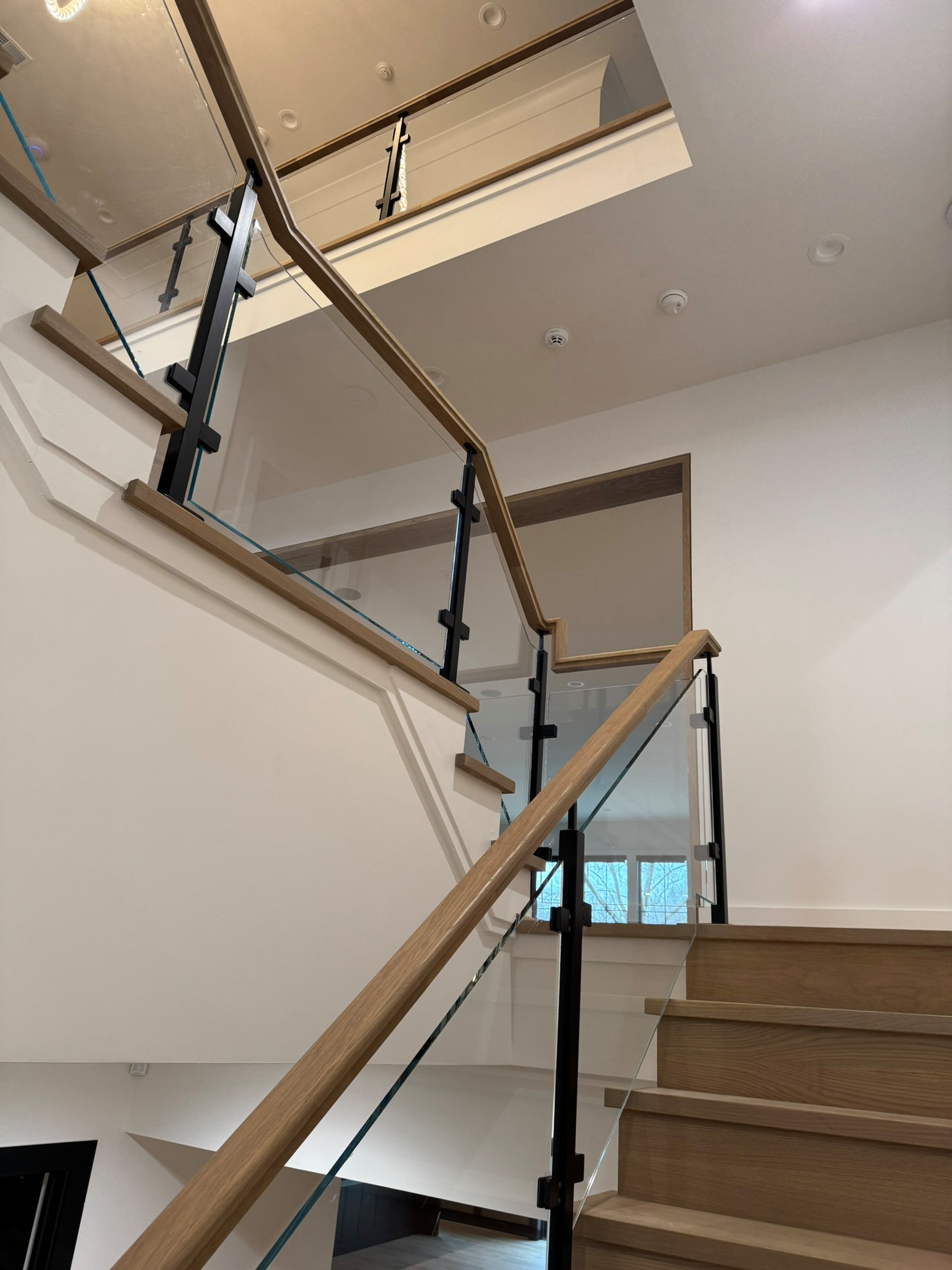 134_Modern White Oak Stair with Glass Balustrade, Vienna, VA 22180
