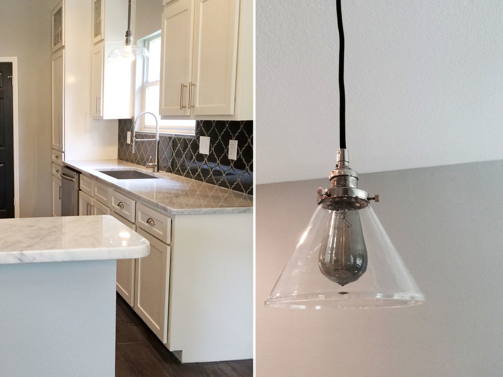 Transitional home design photo in Austin