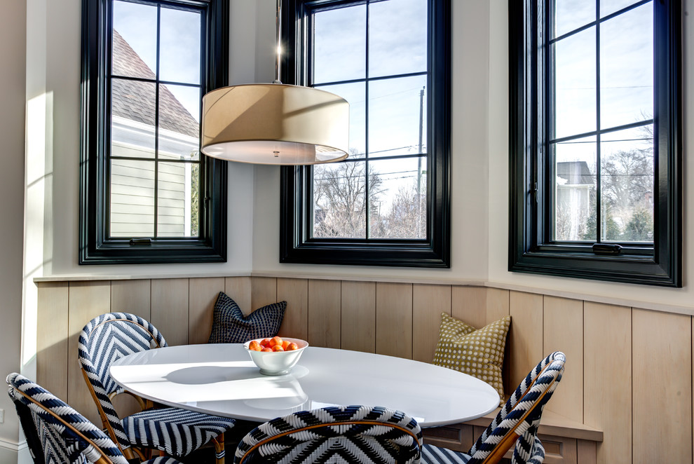 Dining room - transitional dining room idea in Chicago
