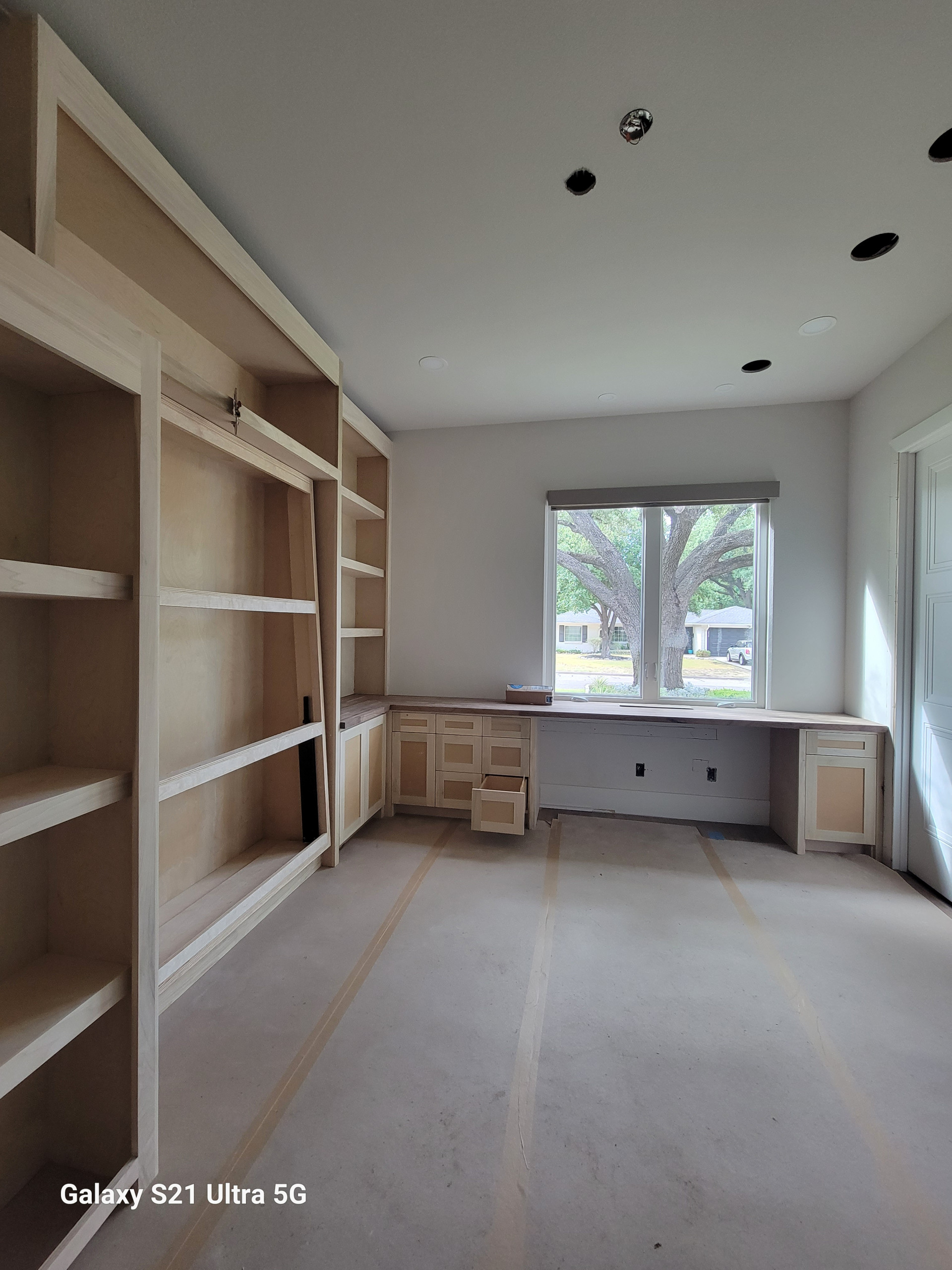 CUSTOM MURPHY BED