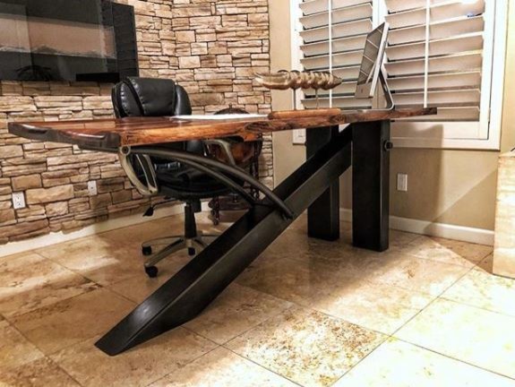 Example of a transitional home design design in Phoenix