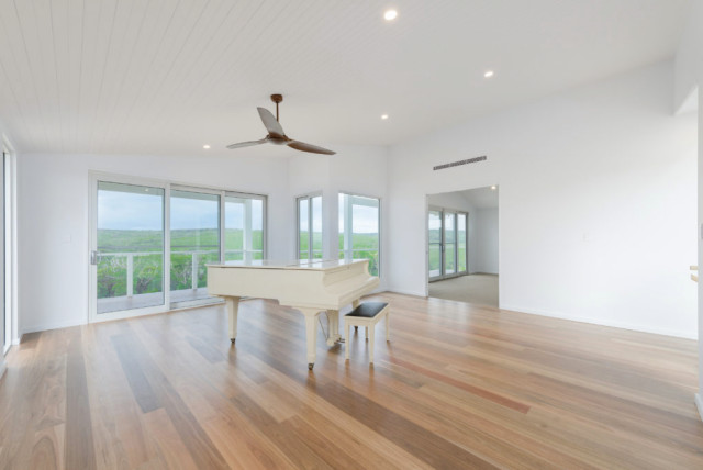 Catherine Hill Bay Beach house beach-style-living-room