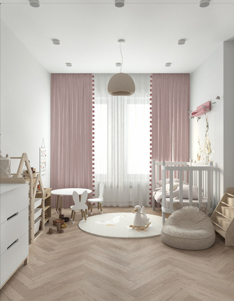 Яркие акценты и универсальная детская: интерьер для молодой семьи с дочкой